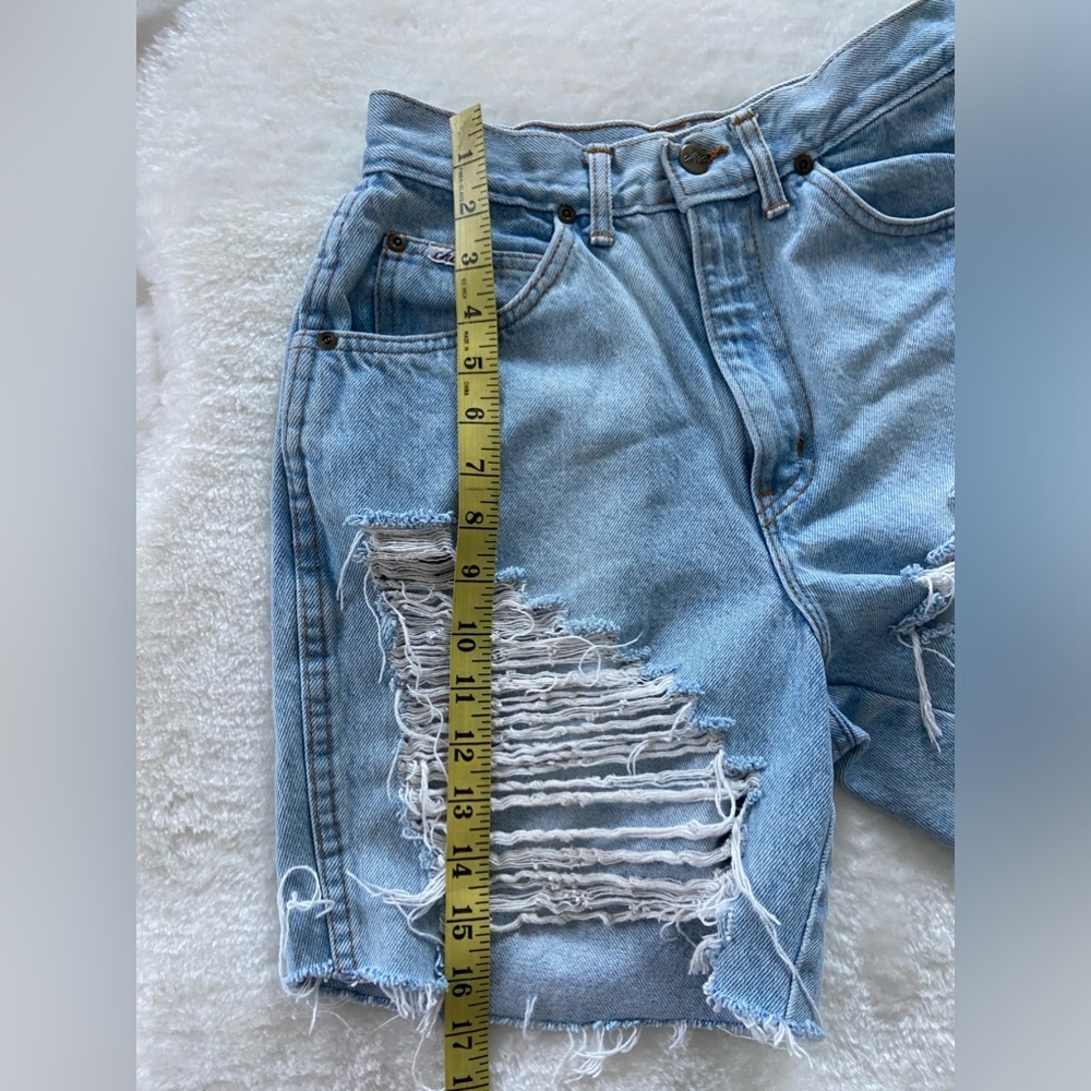 Vintage Chic Womens Ripped Raw Hem Denim Shorts size S - Picture 11 of 11
